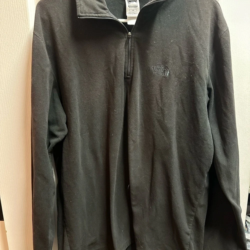 The North Face Charcoal Quarter-Zip Fleece size L/NWOT A186